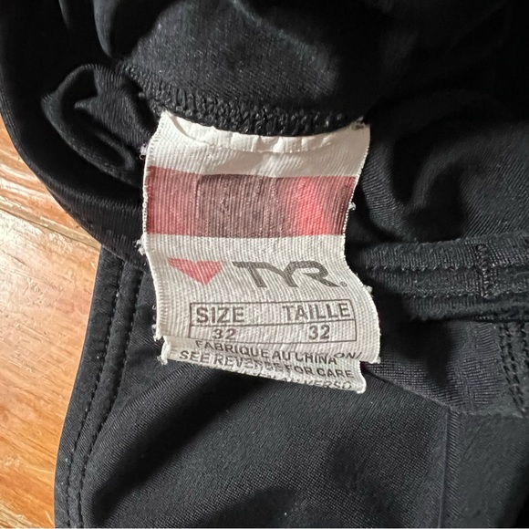 TYR One Piece Size 32 - Picture 2 of 4